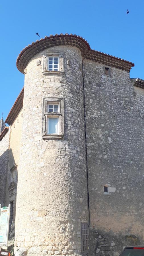 La Garde Adhemar, L'Escalier Medieval Exterior foto
